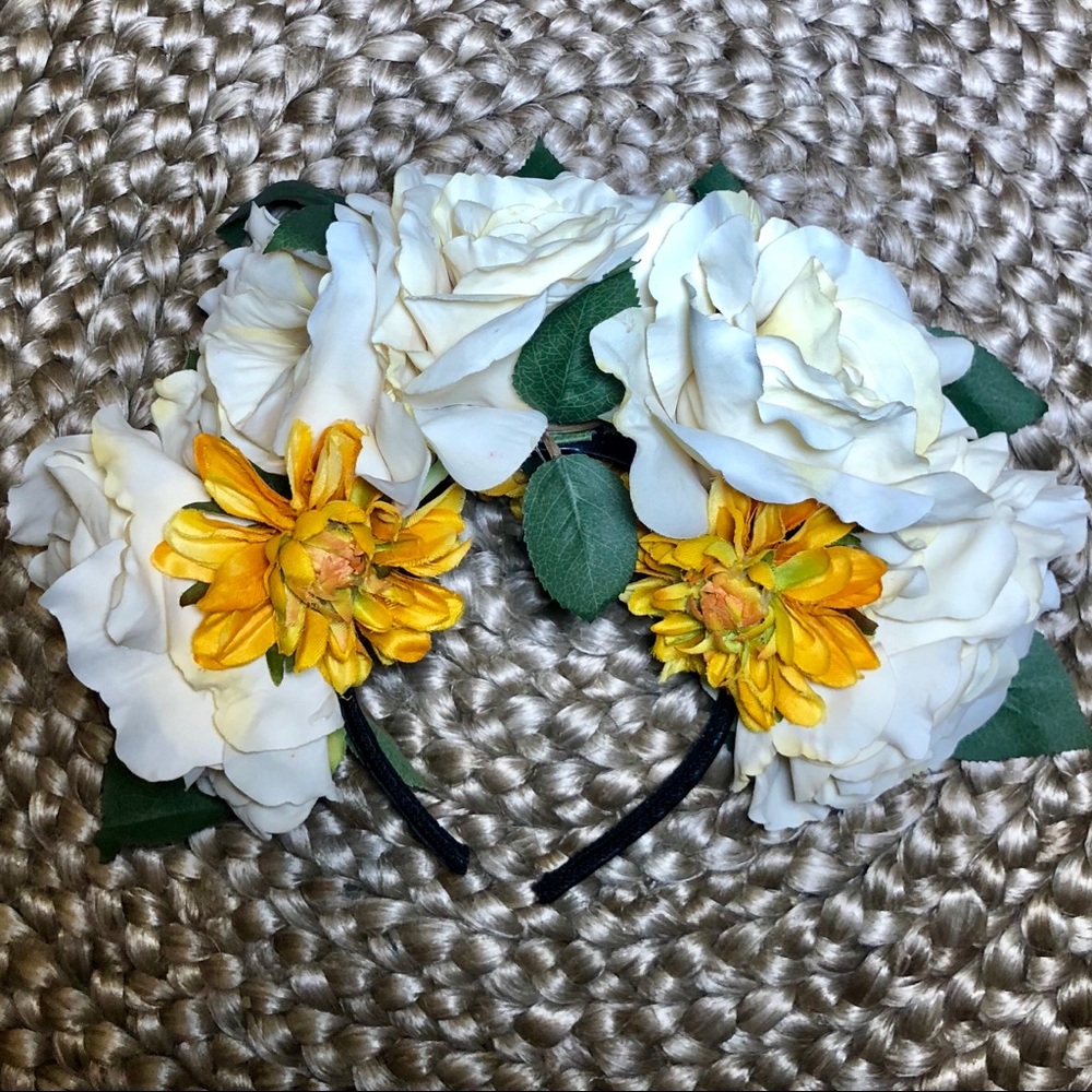 Dia de los muertos gold flower crown. Halloween